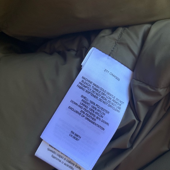 Men’s Mountain Hardware down & feather jacket - Picture 5 of 8